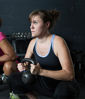 goblet-squat-woman