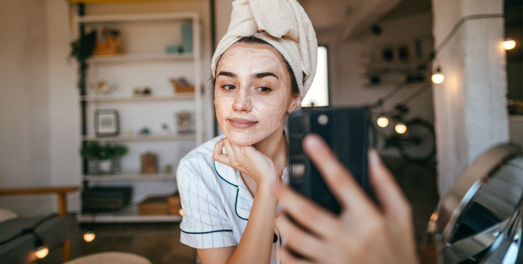 woman taking selife